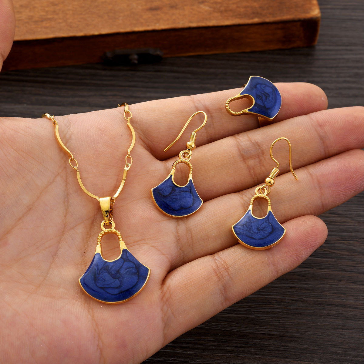 Conjunto de joias em cor doura - Women Accessories Png avaliação e preço